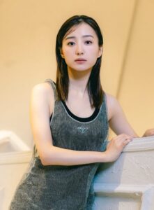 高田里穂の画像